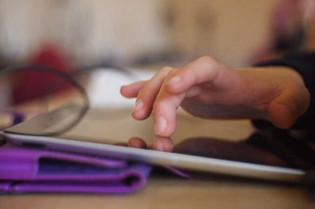 What does the recent LA School District “iPads-for-all” debacle tell us about the structural changes gripping the US K-12 educational system?